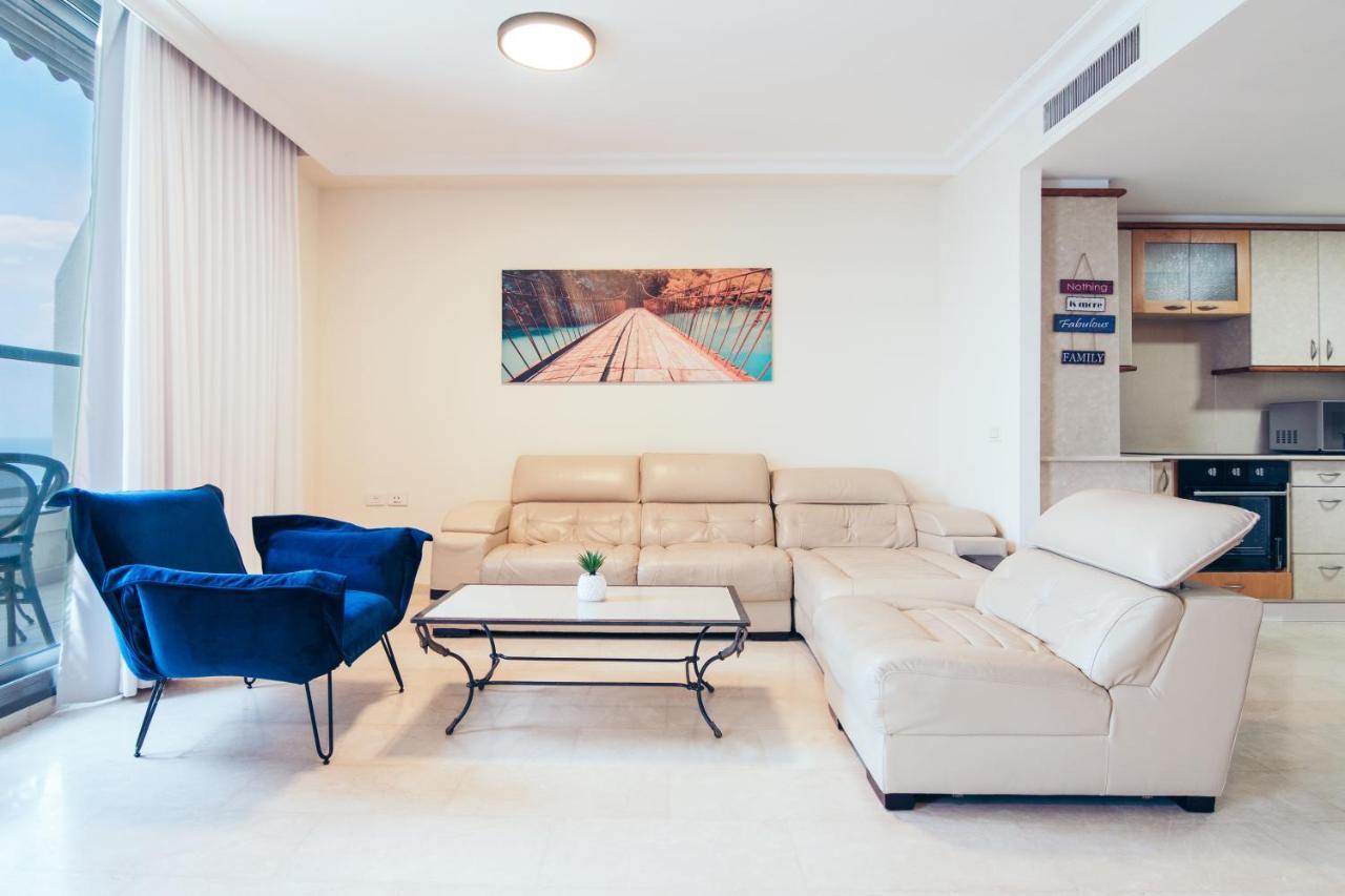 Almog Beach Apartments מגדלי חוף הכרמל חיפה Exterior photo