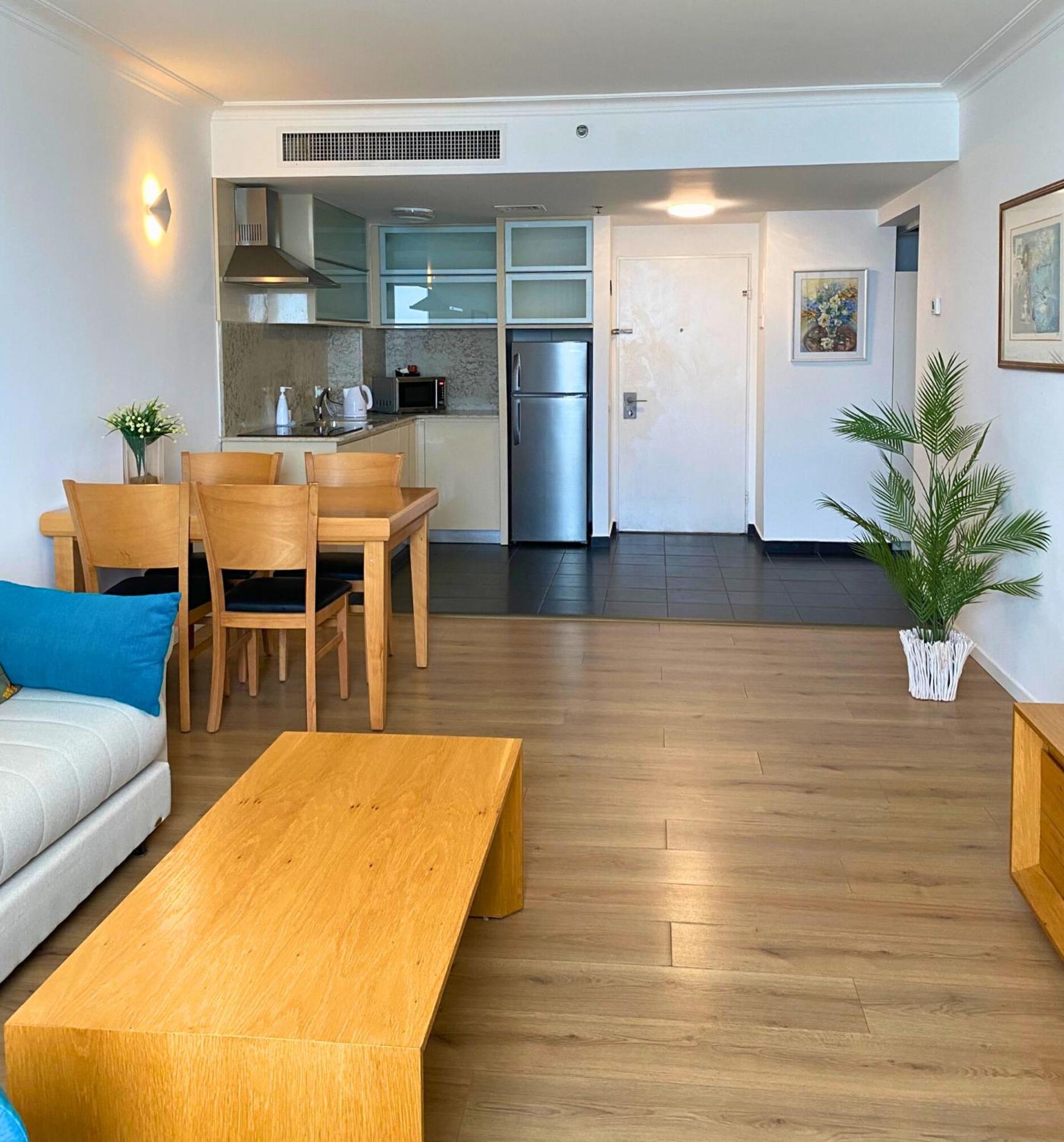 Almog Beach Apartments מגדלי חוף הכרמל חיפה Exterior photo